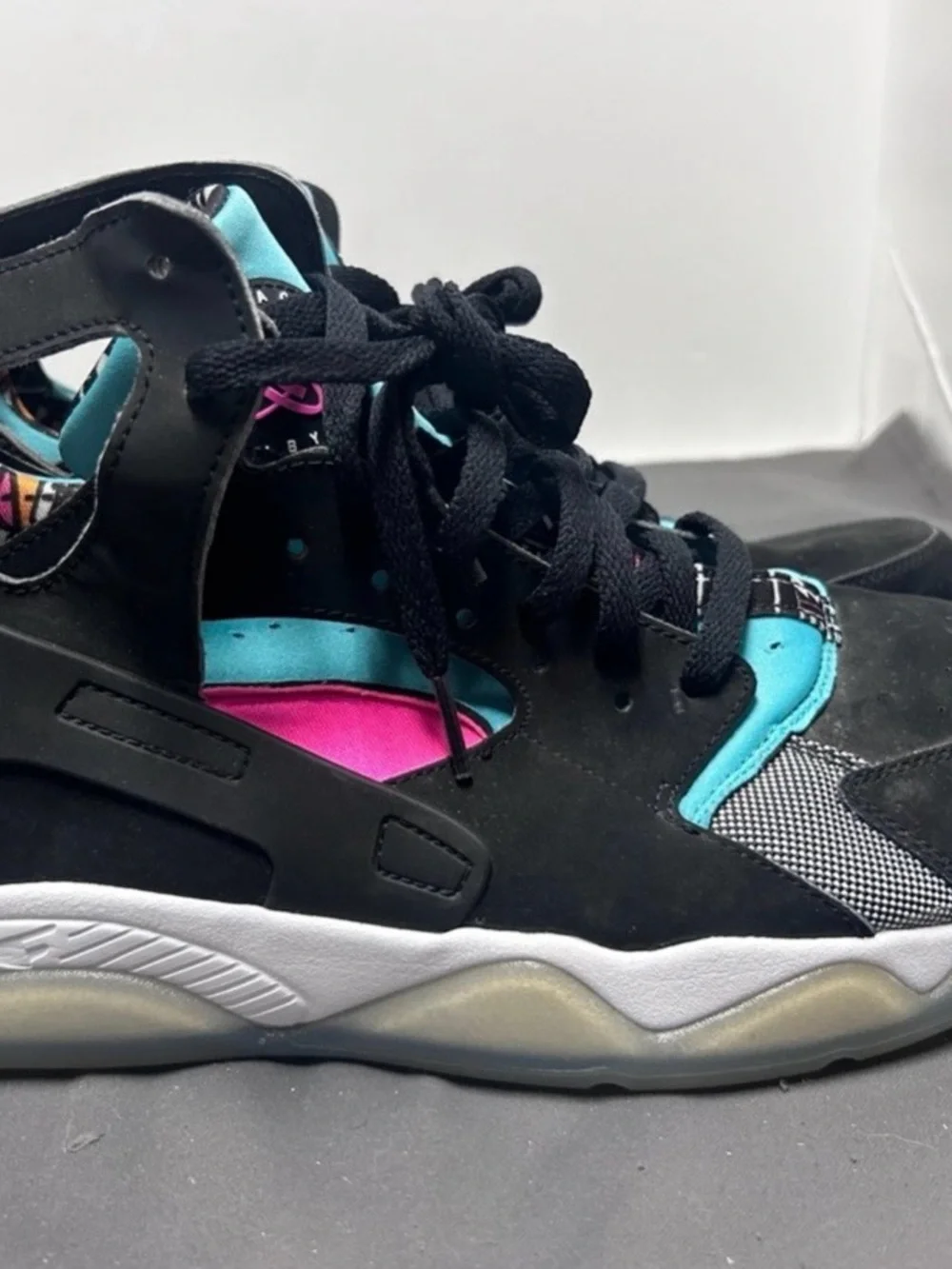 Nike Air Flight Men’s Huarache South Beach Size 12.5 Shoes an track suite combo.